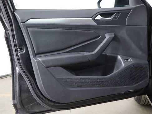 Used 2019 Volkswagen Jetta S image 18