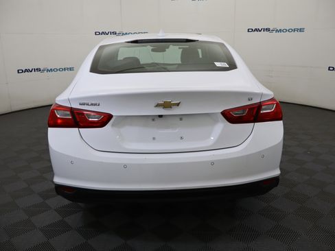 Used 2024 Chevrolet Malibu LT image 40