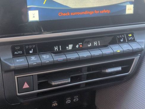 Certified 2025 Toyota Camry SE image 23