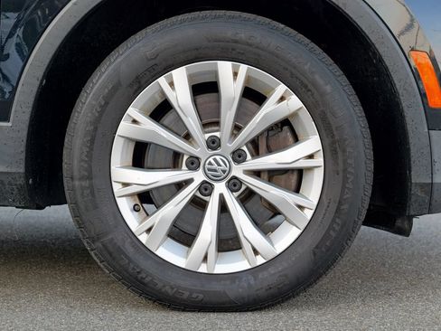 Used 2019 Volkswagen Tiguan SE AWD/4WD image 12