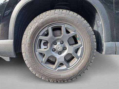 Used 2025 Honda Pilot TrailSport image 18