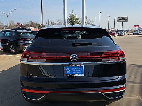 New 2026 Volkswagen Atlas Cross Sport SE FWD image 6