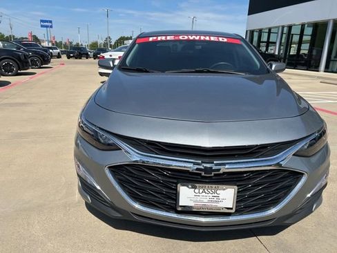 Used 2024 Chevrolet Malibu RS FWD image 2