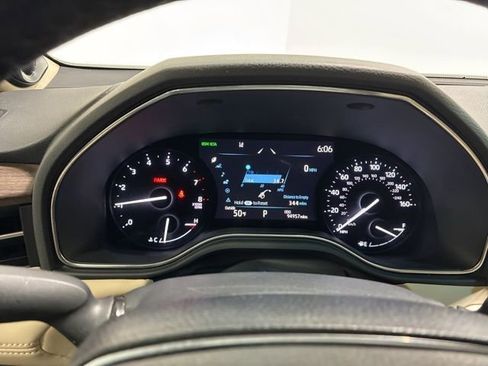 Used 2020 Toyota Avalon XLE image 21