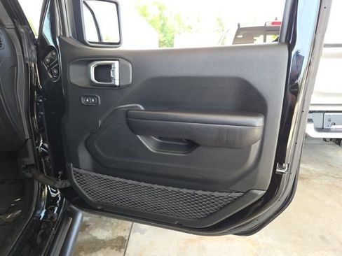 Used 2019 Jeep Wrangler Sport w/ Quick Order Package 23S AWD/4WD image 44