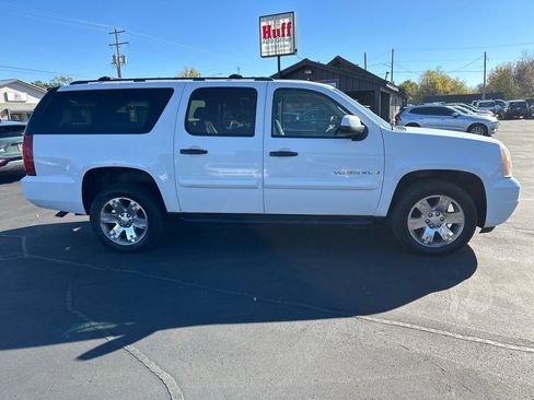 Used 2007 GMC Yukon XL SLT w/ SLT Preferred Equipment Group image 5