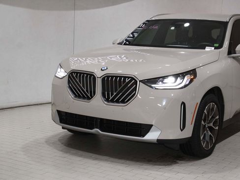 Certified 2025 BMW X3 xDrive30i w/ M Sport Package image 2
