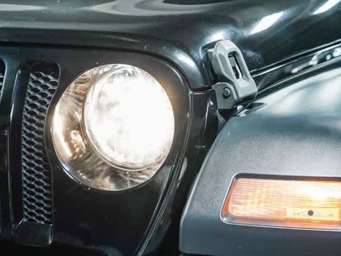 Used 2019 Jeep Wrangler Unlimited Sport image 8