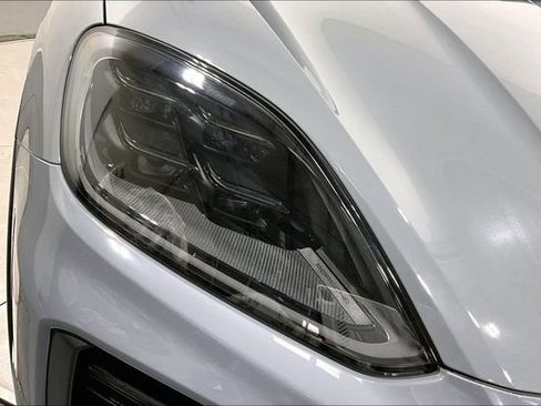 Used 2024 Porsche Cayenne Turbo GT image 30