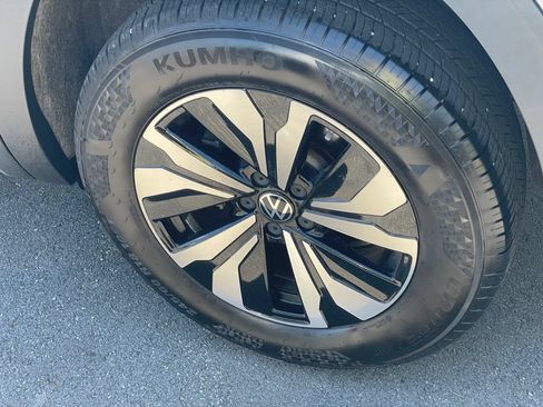Certified 2024 Volkswagen Atlas Cross Sport SE AWD/4WD image 27