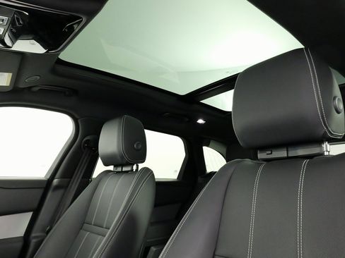 Used 2023 Land Rover Range Rover Velar R-Dynamic S image 32