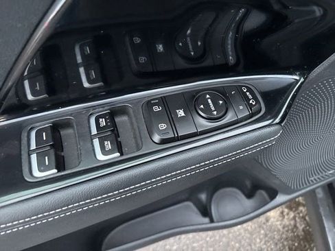 Used 2022 Kia Niro EX w/ Cold Weather Package image 14