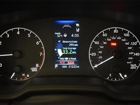 Used 2025 Toyota Corolla LE image 27