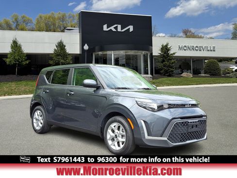 Certified 2025 Kia Soul LX w/ LX Technology Package FWD image 1