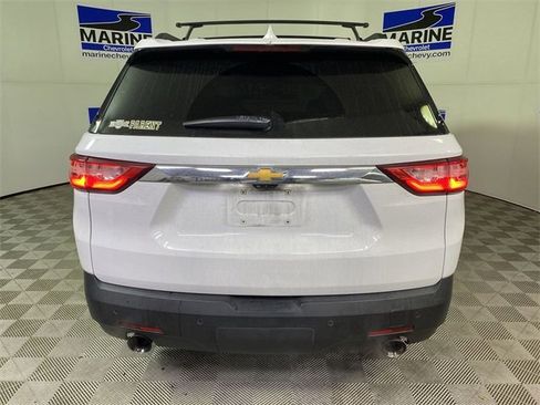 Used 2021 Chevrolet Traverse LT w/ LT Premium Package image 17