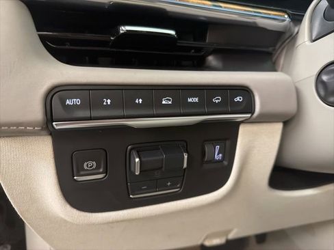 Used 2023 Cadillac Escalade Premium Luxury Platinum image 36