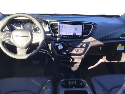 New 2026 Chrysler Pacifica Select AWD/4WD image 23