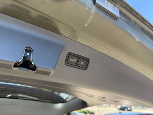 Used 2025 Hyundai Santa Fe SEL FWD image 23