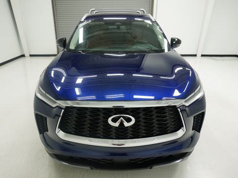 Used 2023 INFINITI QX60 Sensory w/ Vision Package AWD/4WD image 2