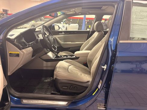 Used 2017 Hyundai Sonata Limited w/ Ultimate Package 04 image 22