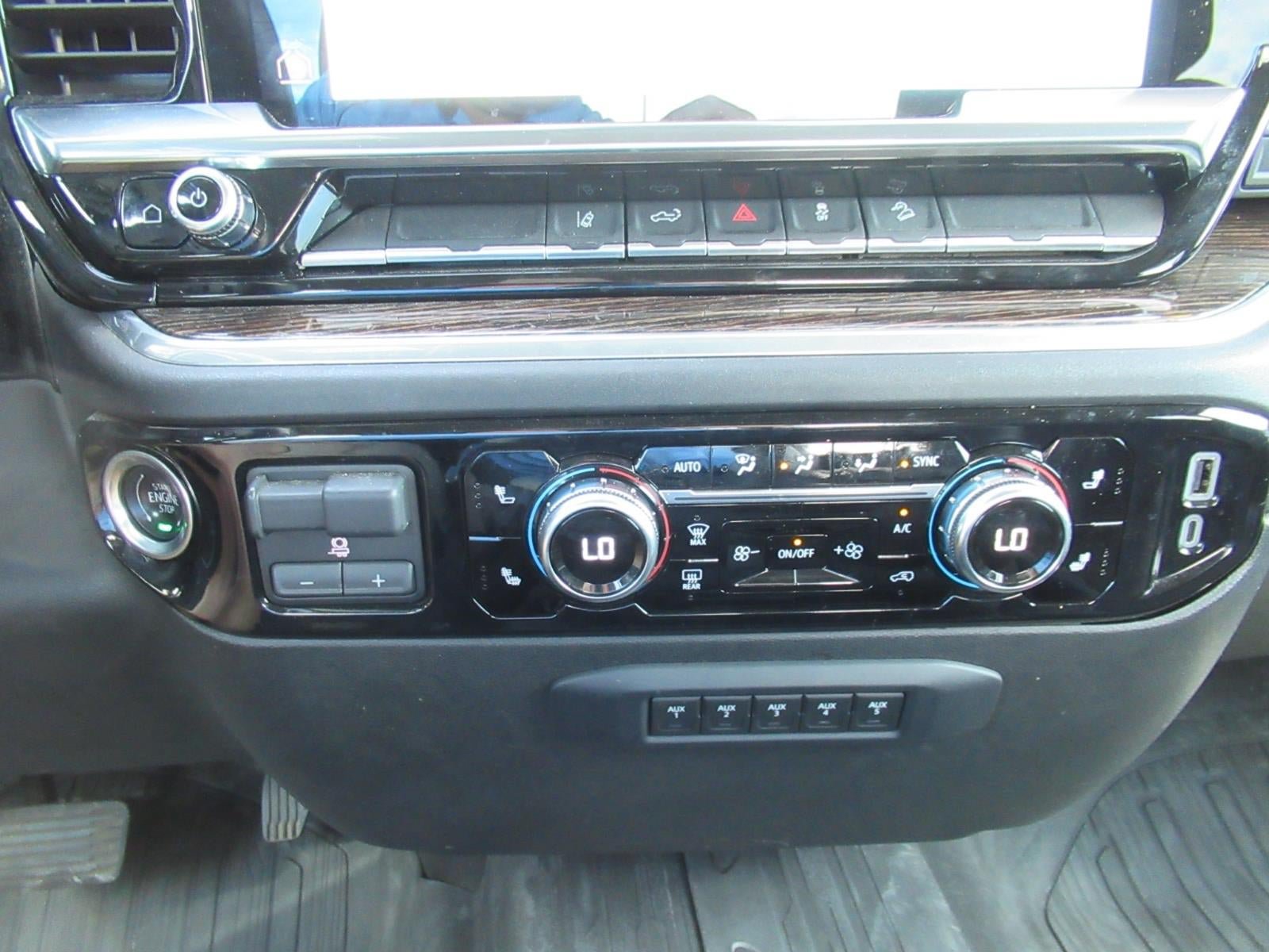Used 2024 GMC Sierra 2500 SLE w/ SLE Value Package; AWD/4WD image 26