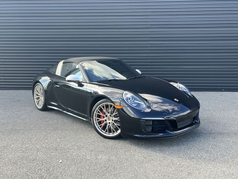 Certified 2019 Porsche 911 Targa 4 GTS image 22