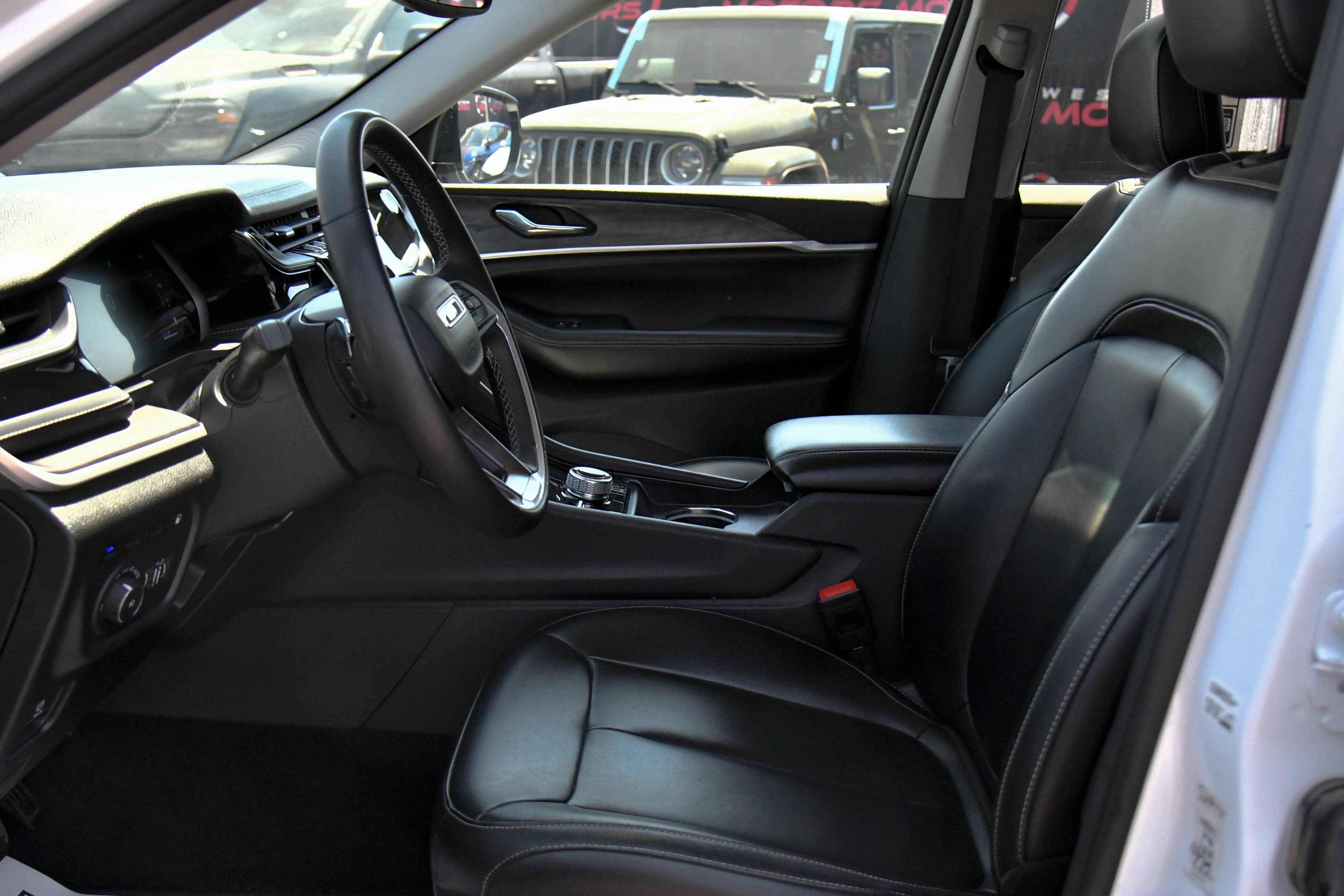Used 2024 Jeep Grand Cherokee Limited 4xe AWD/4WD image 18