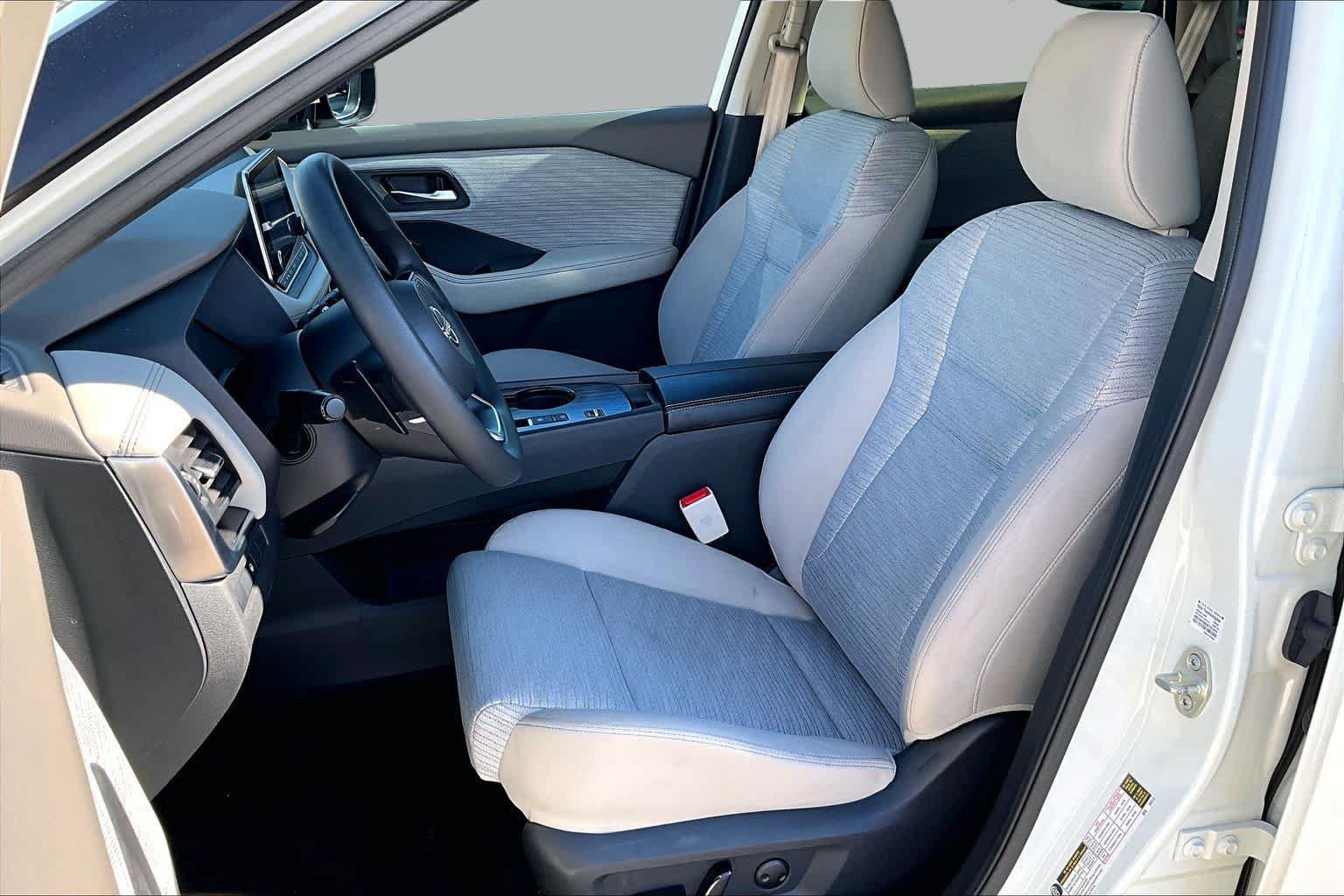 Certified 2023 Nissan Rogue SV FWD image 8