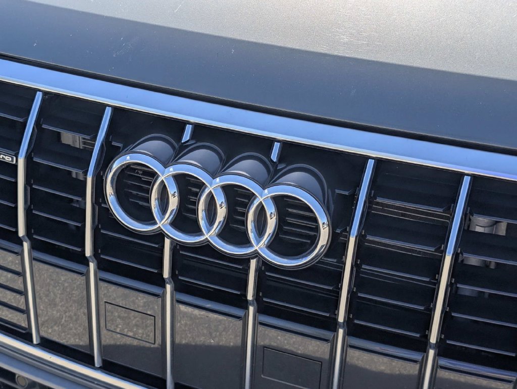 Used 2025 Audi Q3 2.0T Premium AWD/4WD image 4