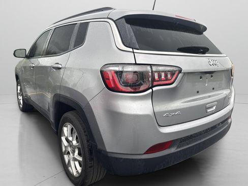 Used 2023 Jeep Compass Latitude AWD/4WD image 2