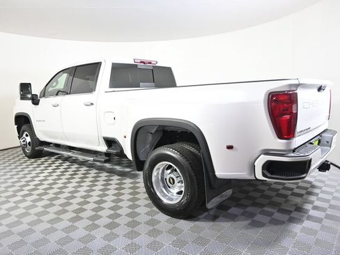 Used 2021 Chevrolet Silverado 3500 High Country w/ Snow Plow Prep/Camper Package AWD/4WD image 4
