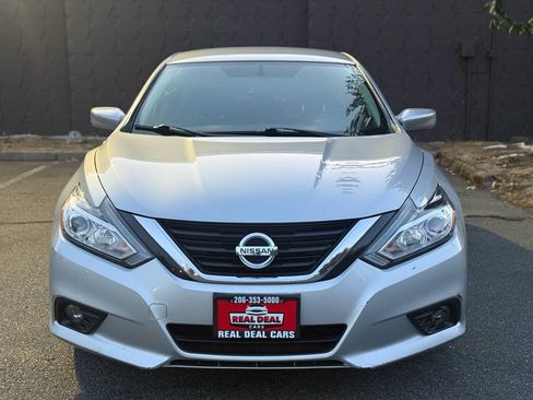 Used 2018 Nissan Altima 2.5 SV FWD image 3
