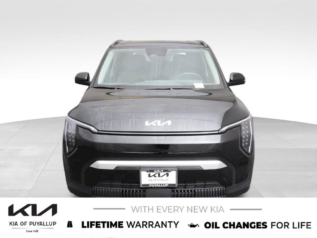 New 2027 Kia EV3 Wind FWD image 2