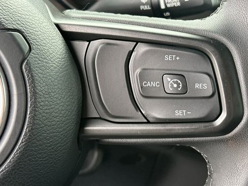 Used 2023 Jeep Gladiator Sport image 27