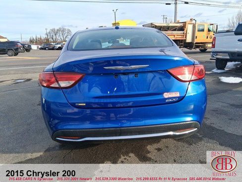 Used 2015 Chrysler 200 Limited w/ Convenience Group FWD image 4