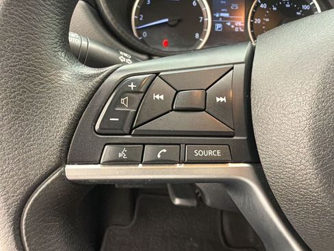 Used 2021 Nissan Versa S FWD image 17