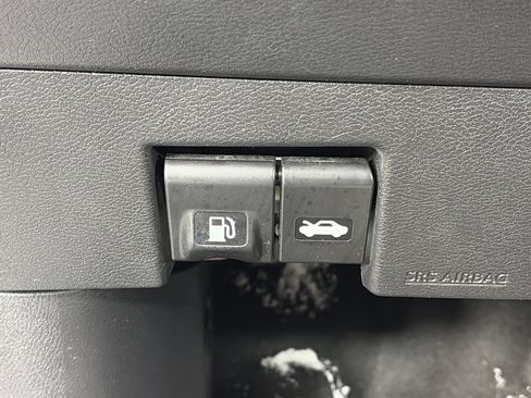 Used 2023 Nissan Versa SV image 25