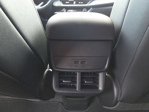 New 2026 Chevrolet Equinox LT w/ Convenience Package II FWD image 30