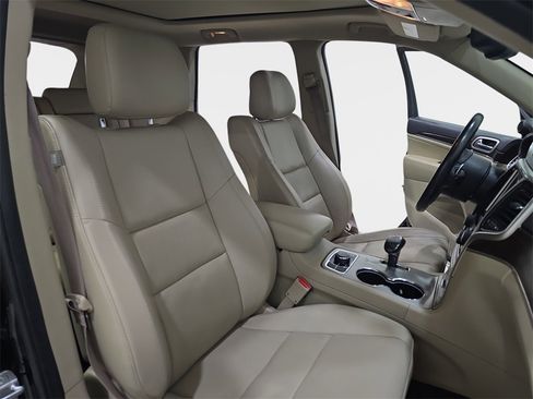 Used 2014 Jeep Grand Cherokee Limited w/ Luxury Group II image 12