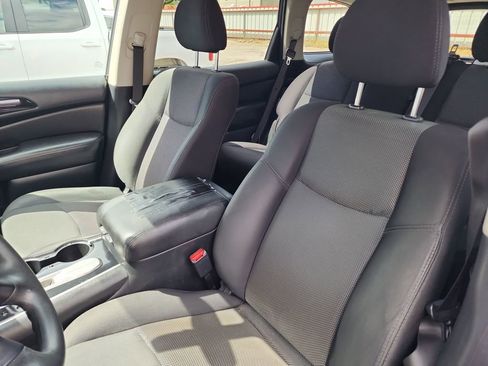 Used 2020 Nissan Pathfinder S FWD image 16