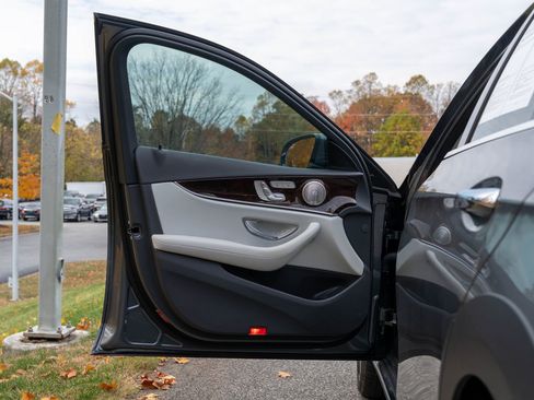 Used 2023 Mercedes-Benz E 450 4MATIC All-Terrain Wagon image 15