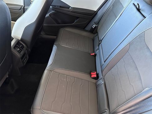 New 2026 Volkswagen Taos SE image 22