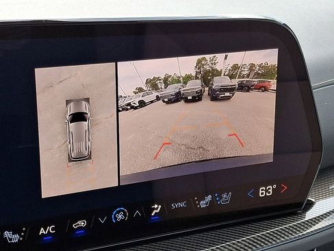 New 2026 Chevrolet Traverse High Country FWD image 15