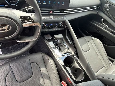 New 2026 Hyundai Elantra Limited image 29