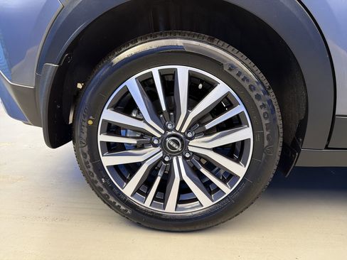 Used 2022 Nissan Kicks SV FWD image 9