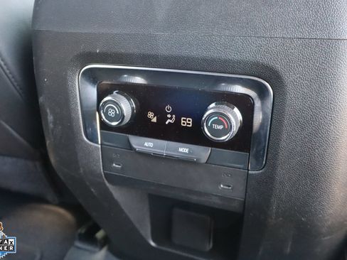 Used 2025 Chevrolet Suburban LT RWD image 29