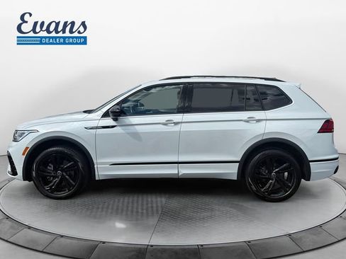 Used 2024 Volkswagen Tiguan SE R-Line AWD/4WD image 2
