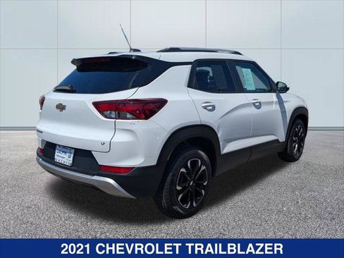 Used 2021 Chevrolet TrailBlazer LT FWD image 5