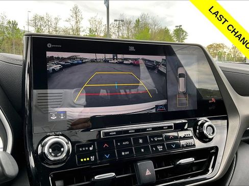 Used 2022 Toyota Highlander Limited AWD/4WD image 21