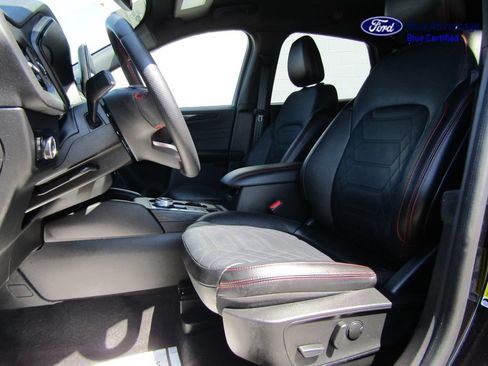 Certified 2023 Ford Escape ST-Line Elite w/ Premium Technology Package AWD/4WD image 3